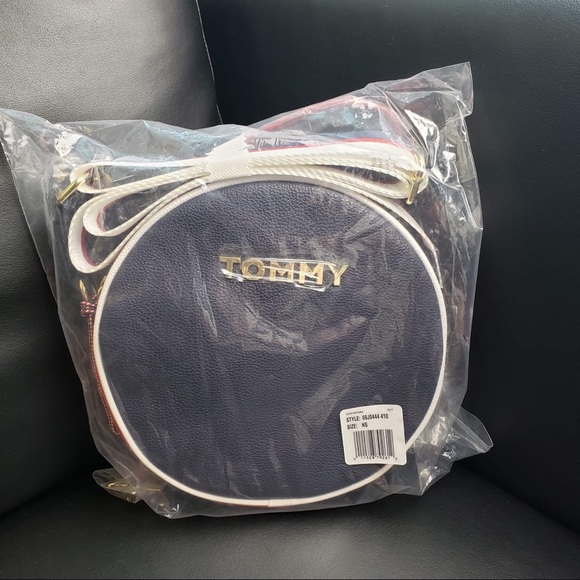 Circle Satchel - Picture 1 of 3